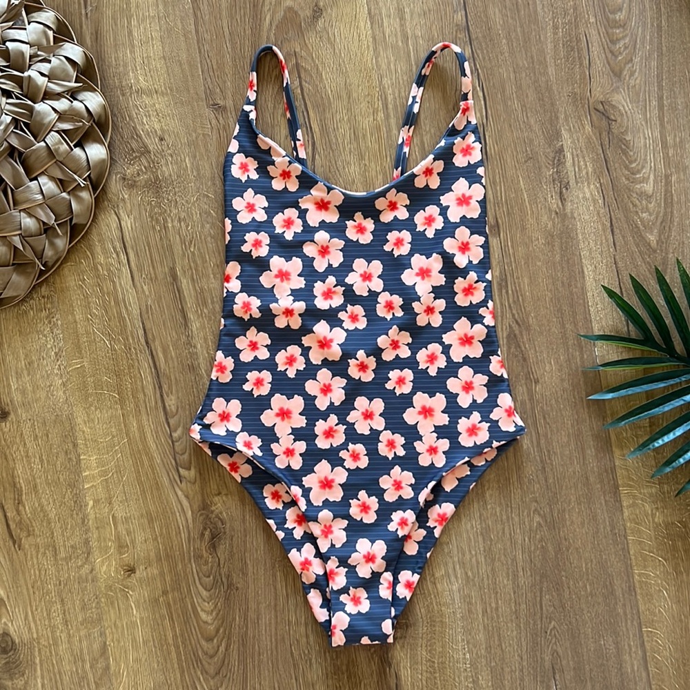 BNWT - Lokahi Swimwear Tahiti One Piece in Pele Hibiscus